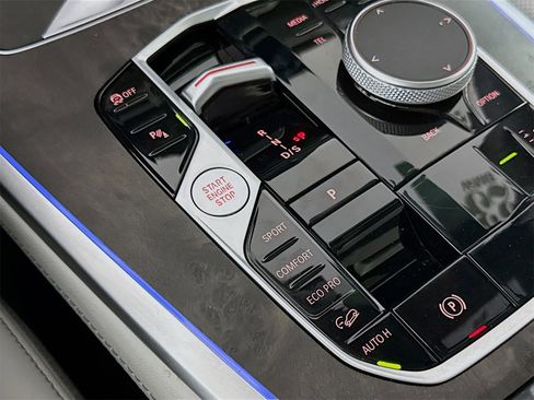 Certified 2023 BMW X7 xDrive40i image 17