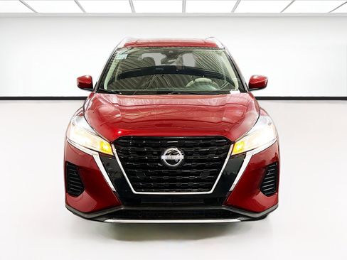 Used 2023 Nissan Kicks SV FWD image 2