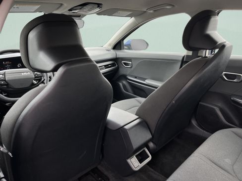 Used 2025 Kia K4 FWD image 23