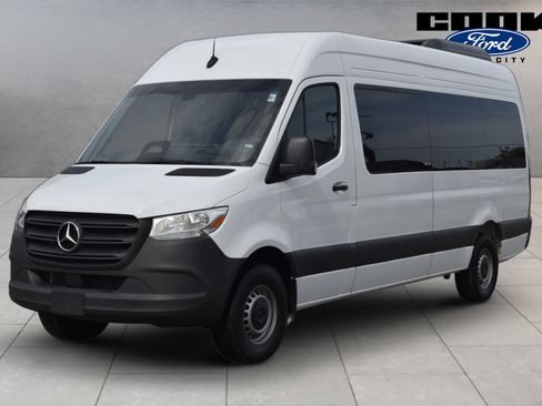 Used 2025 Mercedes-Benz Sprinter 2500 image 1