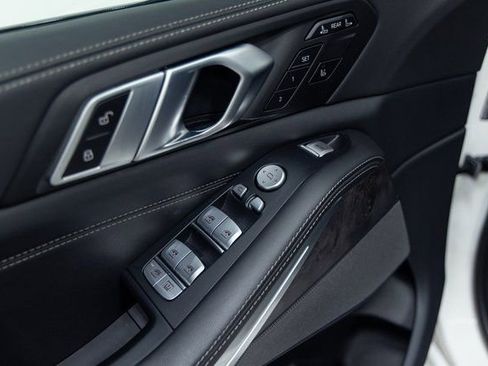 Certified 2025 BMW X7 M60i image 14