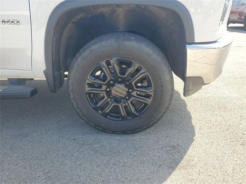 Used 2021 Chevrolet Silverado 3500 LTZ w/ LTZ Convenience Package image 5