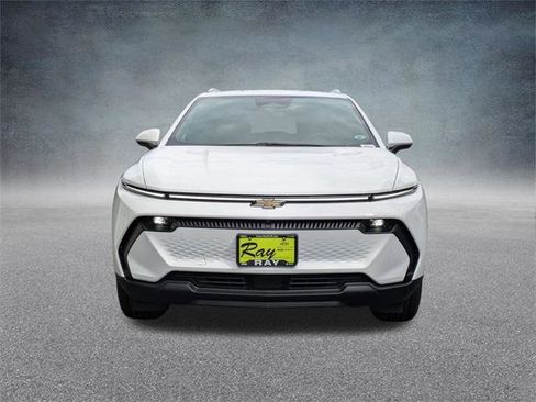 New 2026 Chevrolet Equinox EV LT image 9