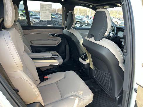 Used 2026 Volvo XC90 B5 Plus w/ Protection Package image 17