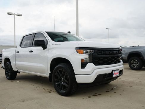 New 2025 Chevrolet Silverado 1500 Custom image 3