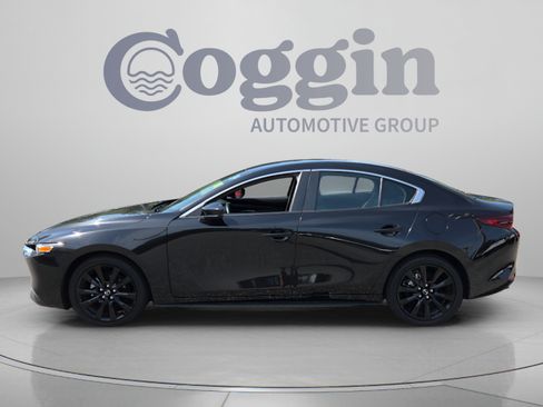 Used 2024 MAZDA MAZDA3 s FWD image 2