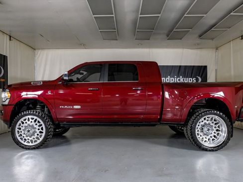 Used 2022 RAM 3500 Limited image 11