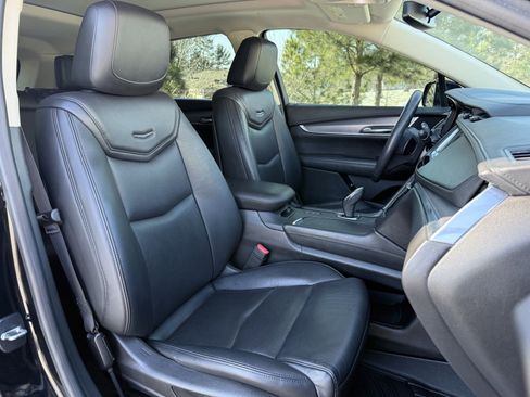 Used 2017 Cadillac XT5 Luxury w/ Driver Awareness Package image 37