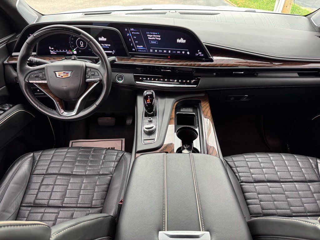 Certified 2023 Cadillac Escalade Sport Platinum w/ LPO, ONYX Package AWD/4WD image 20
