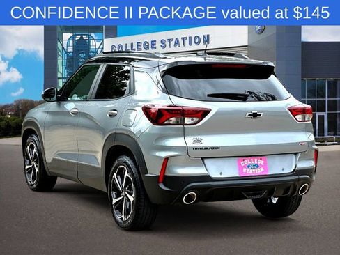 Used 2023 Chevrolet TrailBlazer RS w/ Sun and Liftgate Package FWD image 3