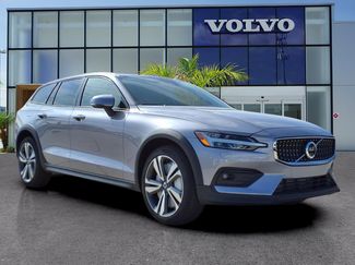 New 2026 Volvo V60 B5 Cross Country Plus w/ Protection Package Premier video 1