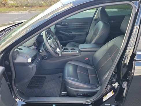 Used 2022 Nissan Altima 2.5 SR w/ Midnight Edition Package FWD image 17