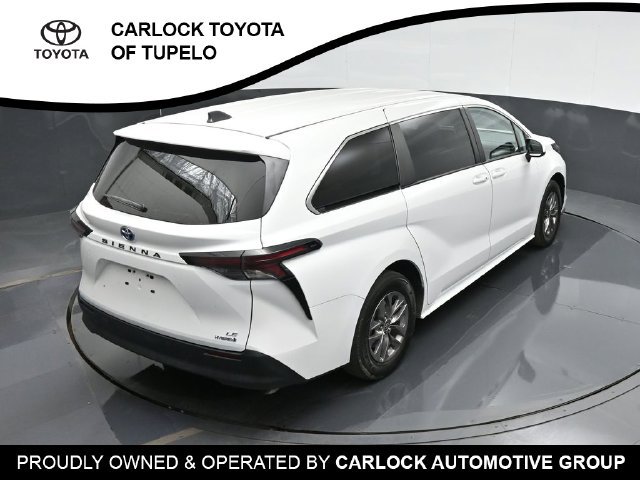 Used 2023 Toyota Sienna LE FWD image 52