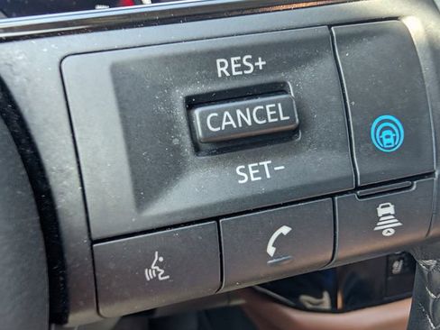 Used 2024 Nissan Pathfinder Platinum AWD/4WD image 18
