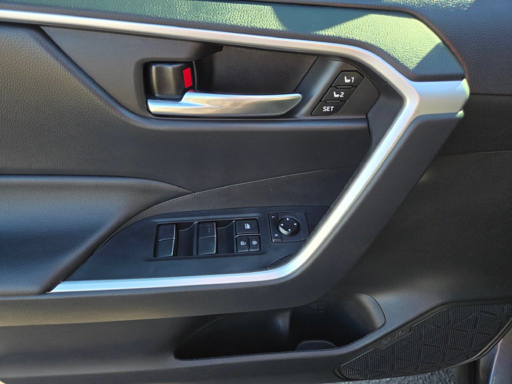 Used 2021 Toyota RAV4 XLE Premium FWD image 24