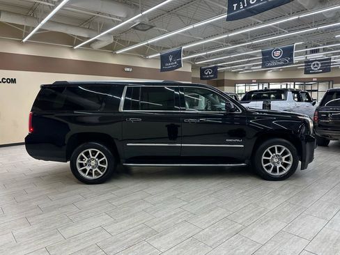 Used 2020 GMC Yukon XL Denali AWD/4WD image 6