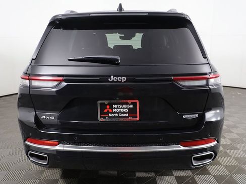Used 2023 Jeep Grand Cherokee Summit w/ Luxury Tech Group V AWD/4WD image 16