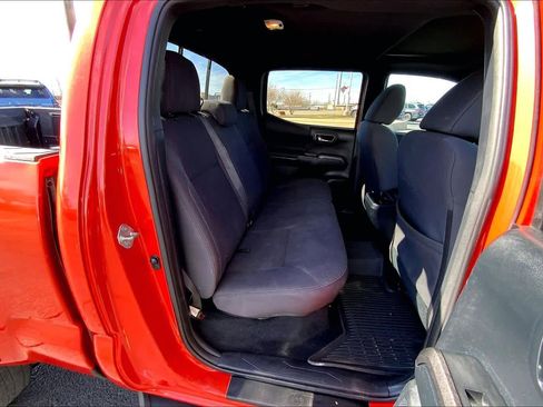 Used 2017 Toyota Tacoma TRD Sport w/ Premium & Technology Package image 20