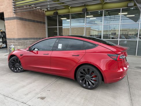 Used 2022 Tesla Model 3 Performance image 5