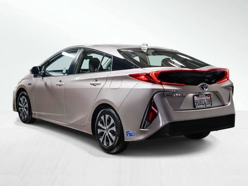 Used 2022 Toyota Prius Prime LE image 2