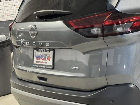Used 2023 Nissan Rogue S AWD/4WD image 21