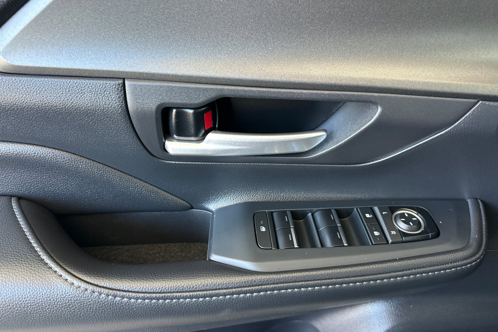 Certified 2025 Toyota Grand Highlander FWD image 12