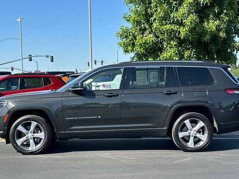Used 2022 Jeep Grand Cherokee L Limited AWD/4WD image 7