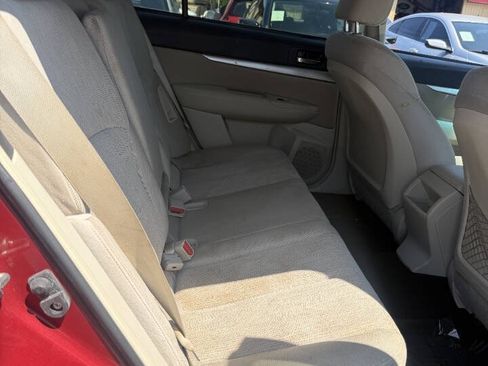 Used 2014 Subaru Outback 2.5i Premium AWD/4WD image 8