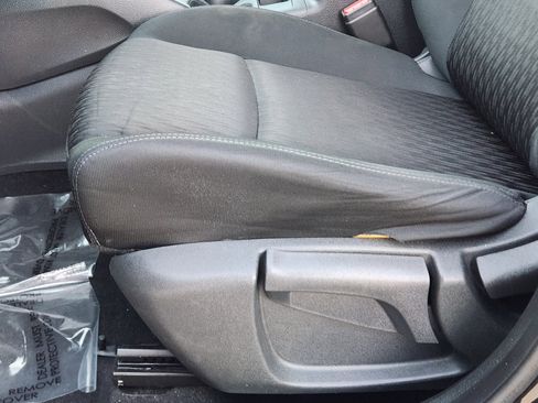 Used 2018 Nissan Rogue S image 30