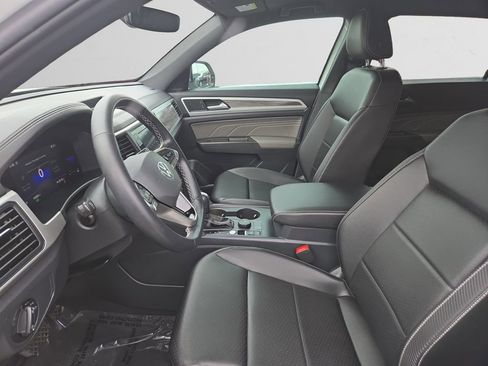 Used 2022 Volkswagen Atlas Cross Sport SE image 10