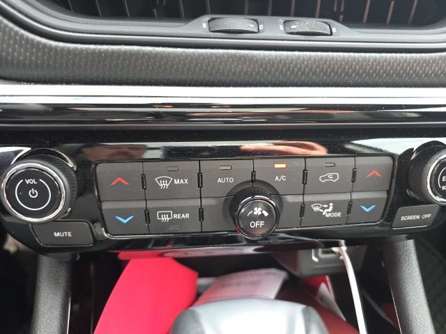 Used 2025 Jeep Compass Trailhawk w/ Sun & Sound Group AWD/4WD image 12