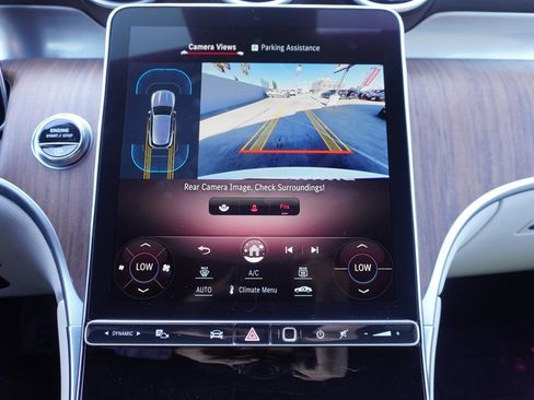 Used 2024 Mercedes-Benz GLC 300 image 17