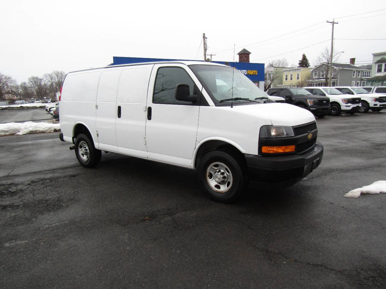 Used 2021 Chevrolet Express 2500 w/ Driver Convenience Package RWD image 32