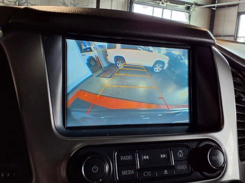 Used 2017 Chevrolet Suburban LT image 24