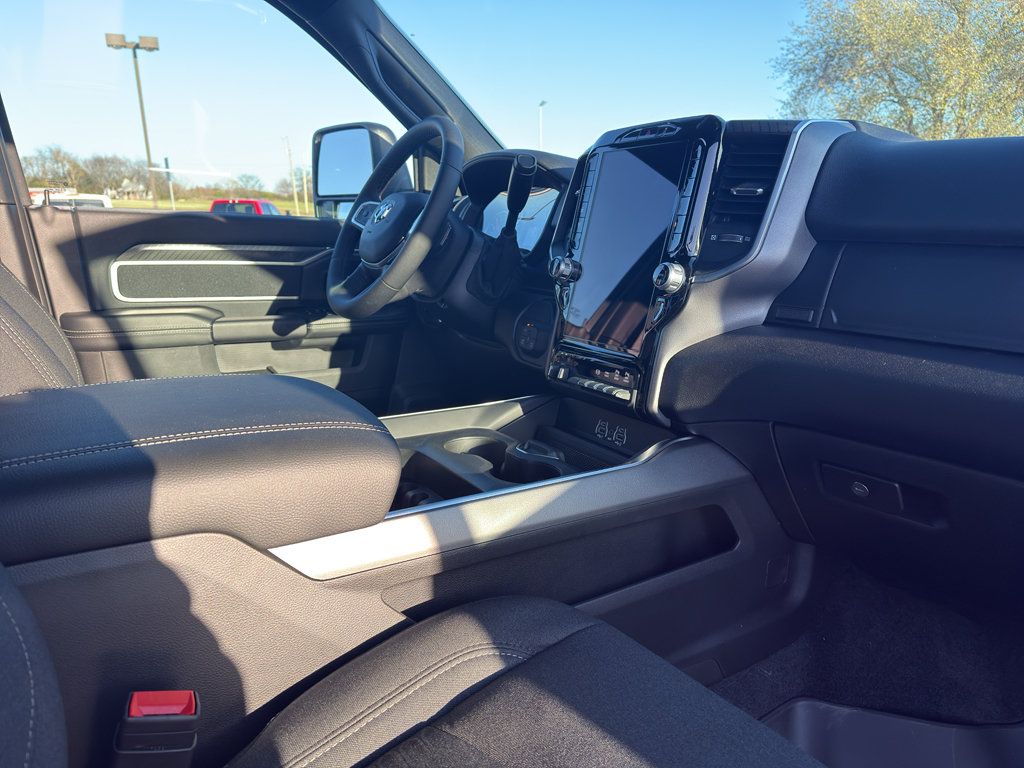 New 2026 RAM 3500 Big Horn AWD/4WD image 12