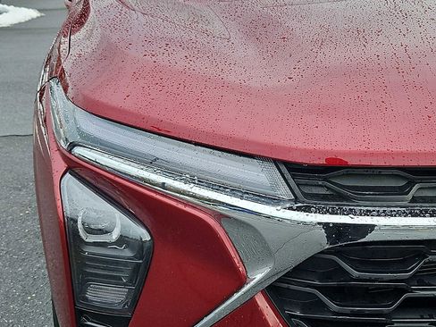 Used 2025 Chevrolet Trax LT image 10