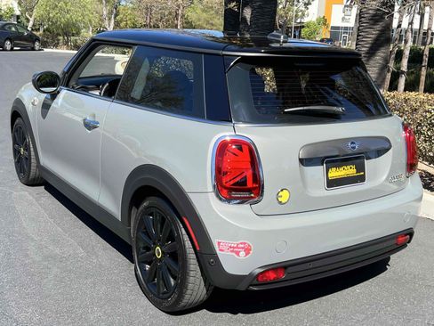 Used 2021 MINI Cooper SE w/ 6.5" Touchscreen Package FWD image 2