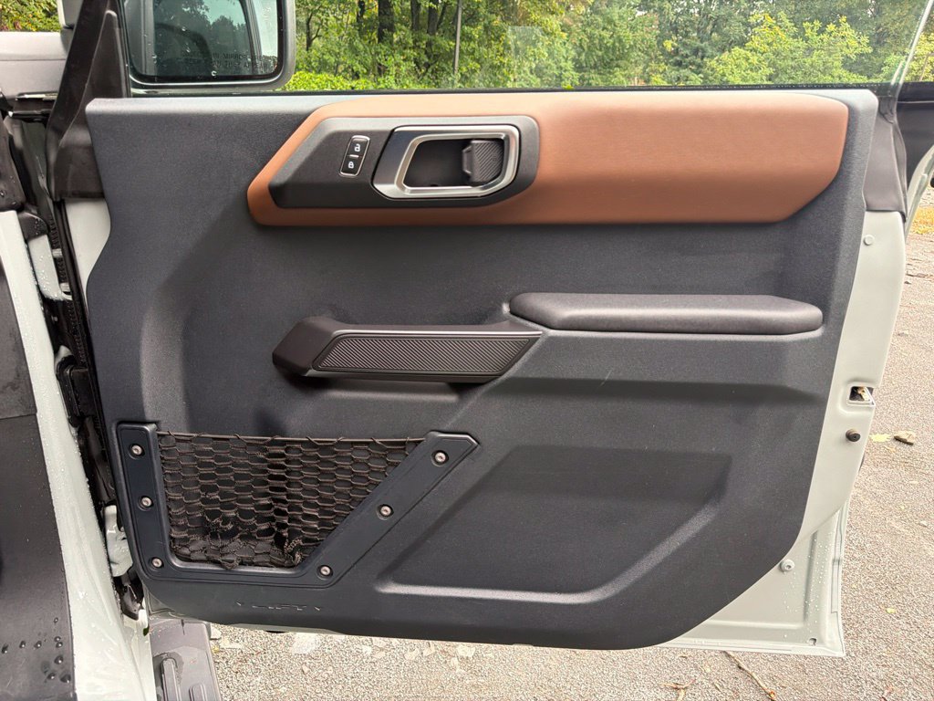 Used 2024 Ford Bronco Outer Banks AWD/4WD image 12