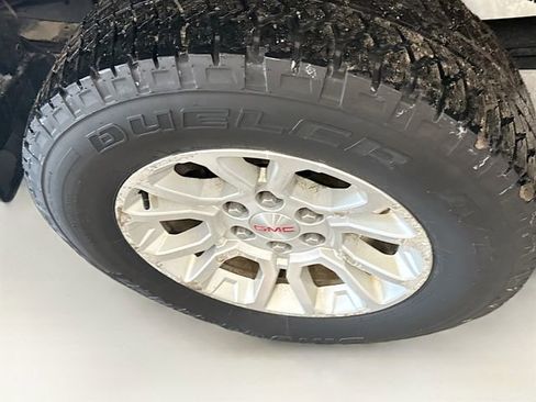 Used 2018 GMC Sierra 1500 SLE w/ SLE Value Package image 31