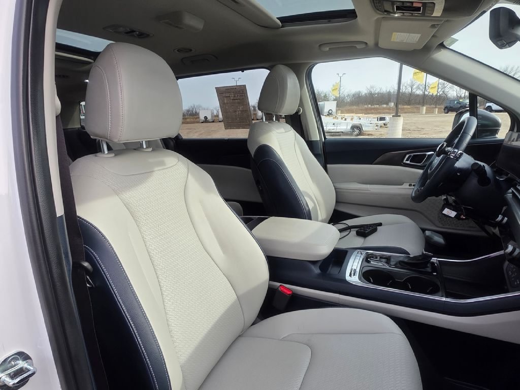 Used 2025 Kia Carnival SX Prestige FWD image 49
