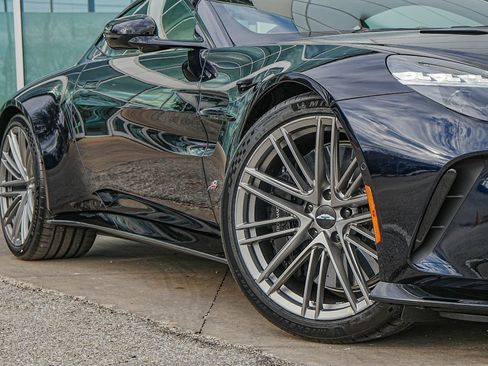 New 2026 Aston Martin V8 Vantage Coupe RWD image 2