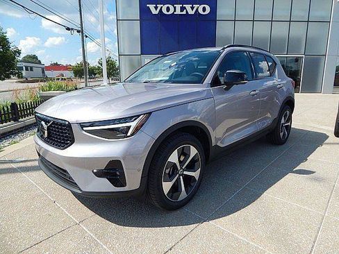 New 2026 Volvo XC40 B5 Plus w/ Protection Package Premier AWD/4WD image 5