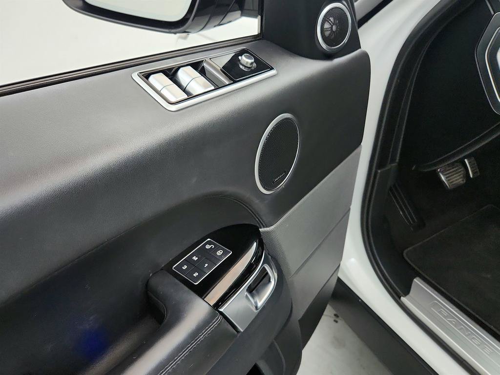 Used 2018 Land Rover Range Rover Sport Supercharged AWD/4WD image 23