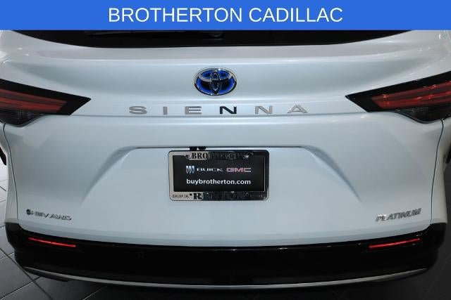 Used 2025 Toyota Sienna Platinum AWD/4WD image 16