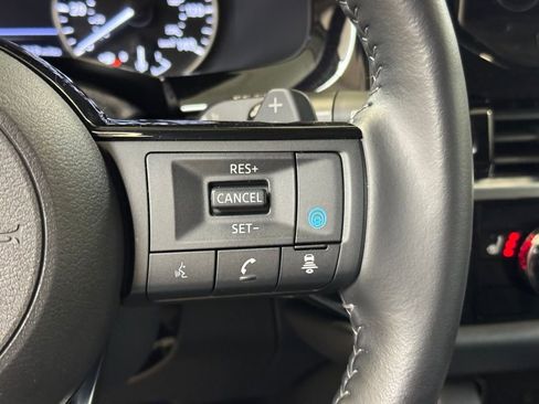 Used 2025 Nissan Pathfinder SL image 34