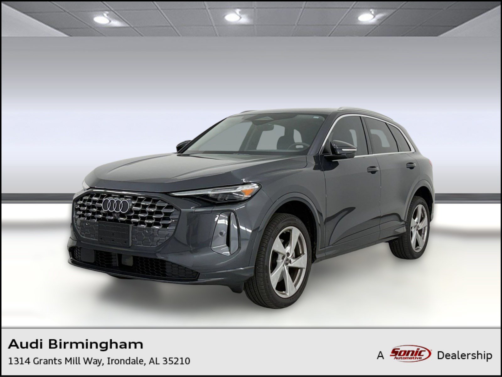 Certified 2025 Audi Q5 Premium AWD/4WD image 1