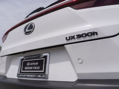 New 2026 Lexus UX 300h FWD image 8