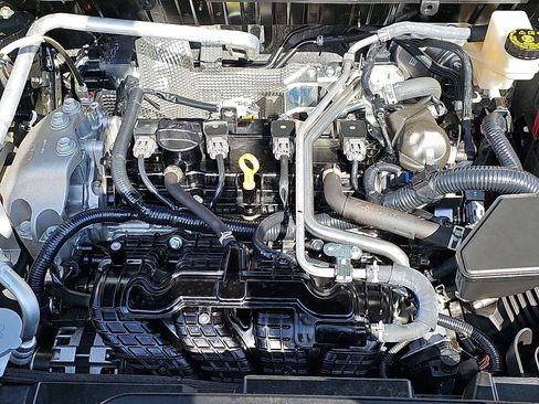 Used 2025 Mitsubishi Outlander SE image 31