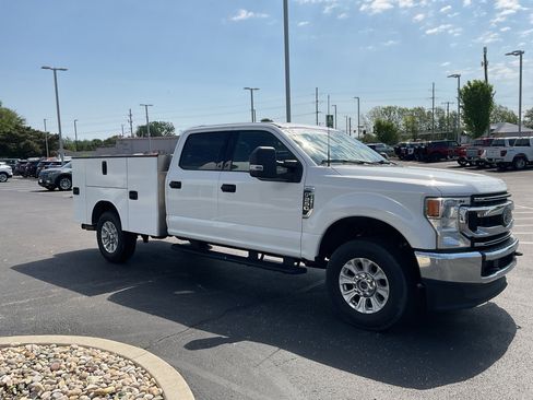Used 2022 Ford F250 XLT AWD/4WD image 3