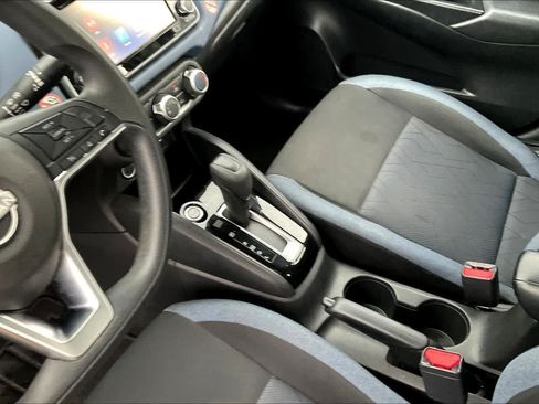 Used 2023 Nissan Versa SV FWD image 16